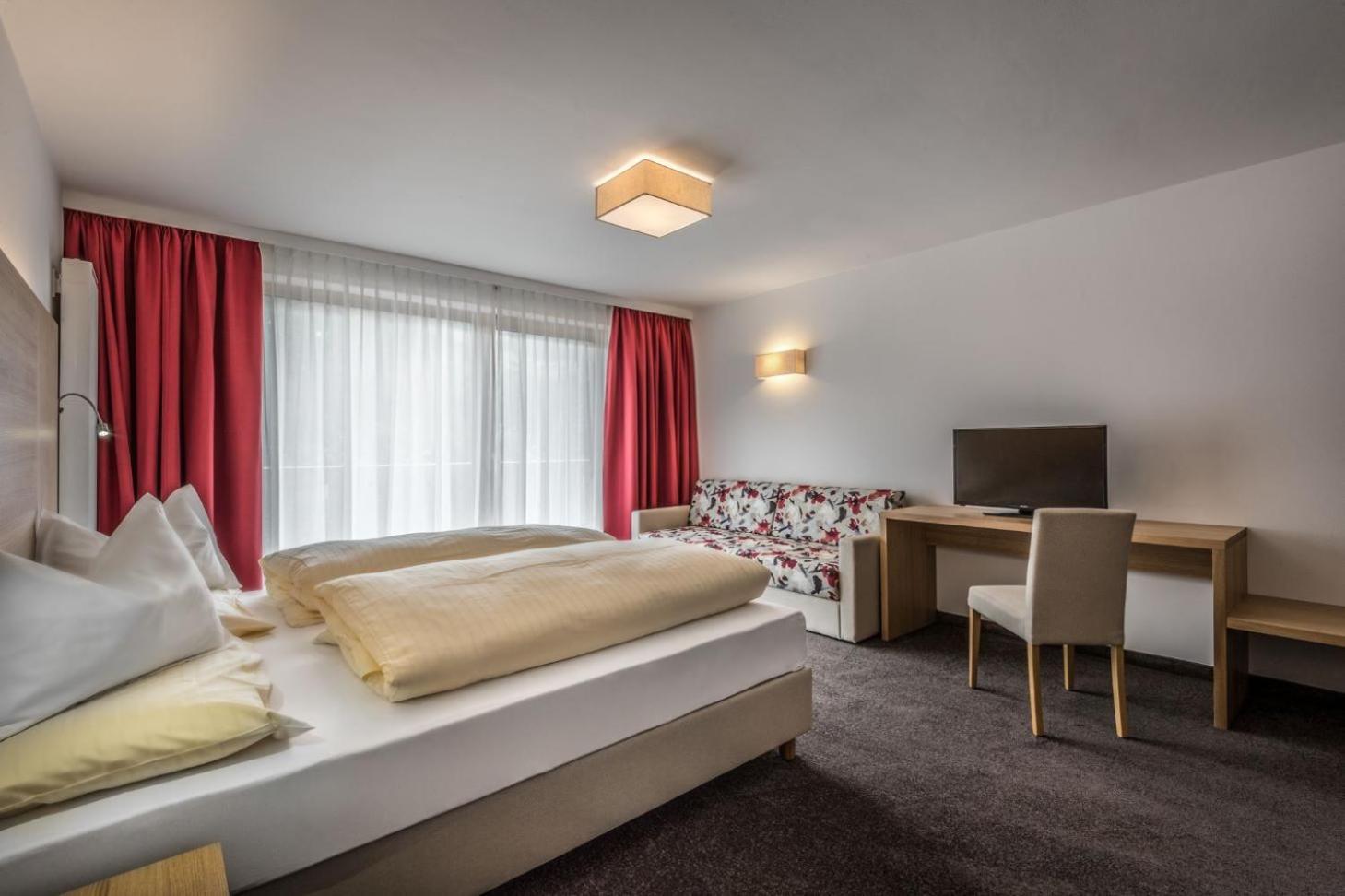 Hotel Miramonti Badia (South Tyrol) Exterior foto